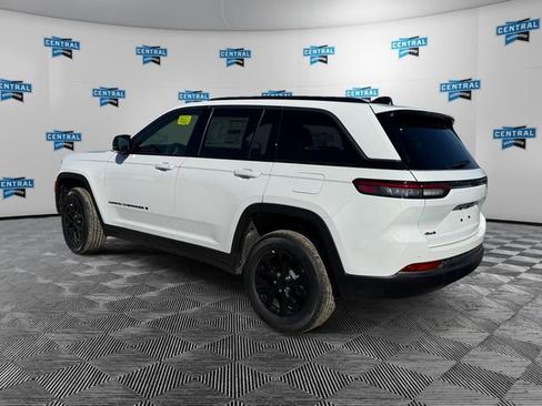 New 2026 Jeep Grand Cherokee Altitude image 3