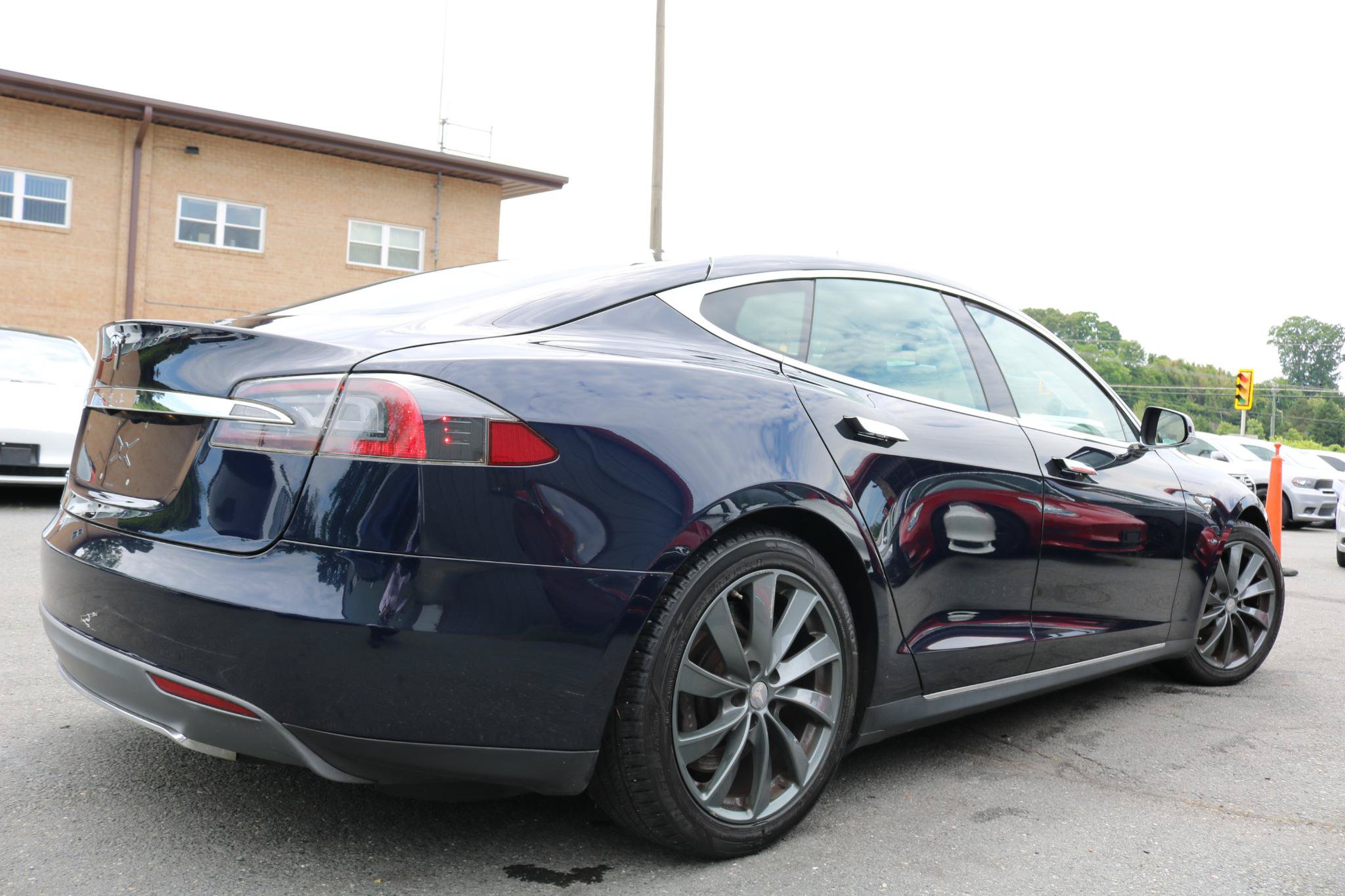 Used 2013 Tesla Model S RWD image 2