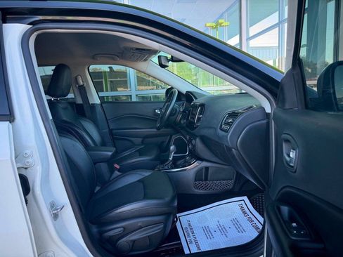 Used 2018 Jeep Compass Latitude w/ Popular Equipment Group AWD/4WD image 16