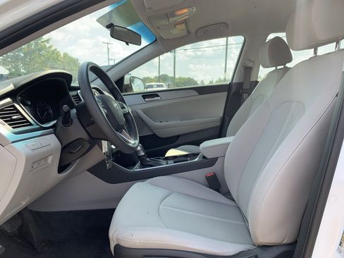 Used 2019 Hyundai Sonata SE FWD image 16
