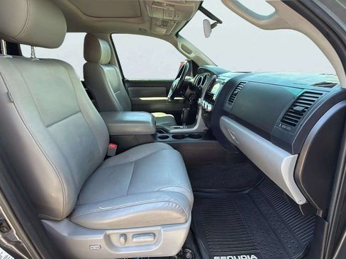 Used 2017 Toyota Sequoia SR5 w/ Premium Package AWD/4WD image 21