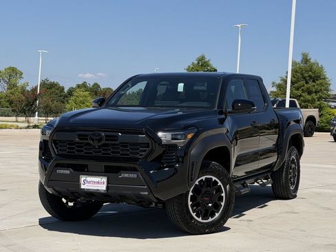 Used 2026 Toyota Tacoma TRD Off-Road w/ TRD Off Road Premium Package AWD/4WD image 2