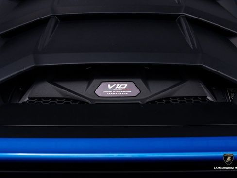 Used 2024 Lamborghini Huracan Sterrato image 21