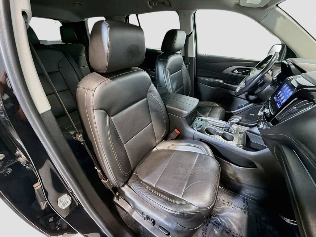 Used 2021 Chevrolet Traverse LT w/ LT Premium Package AWD/4WD image 30