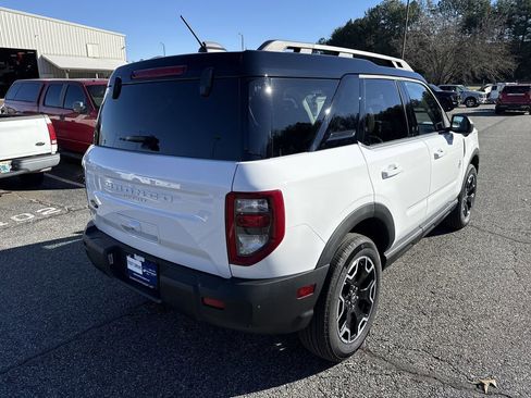 Used 2025 Ford Bronco Sport Outer Banks w/ Outer Banks Tech Package+ image 7