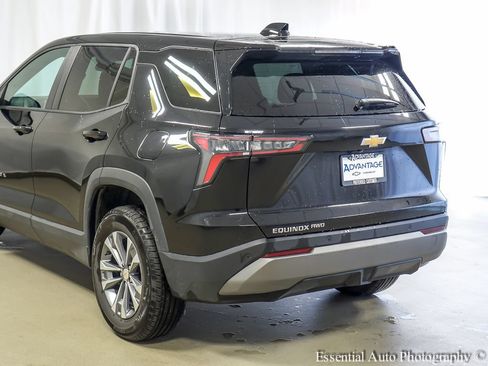 Used 2025 Chevrolet Equinox LT AWD/4WD image 7