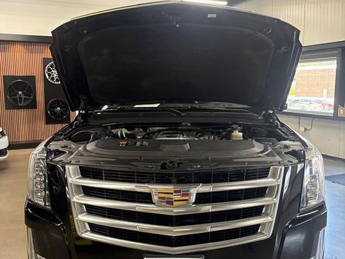 Used 2016 Cadillac Escalade ESV Premium AWD/4WD image 59