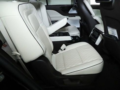 Used 2023 Lincoln Aviator Black Label image 36