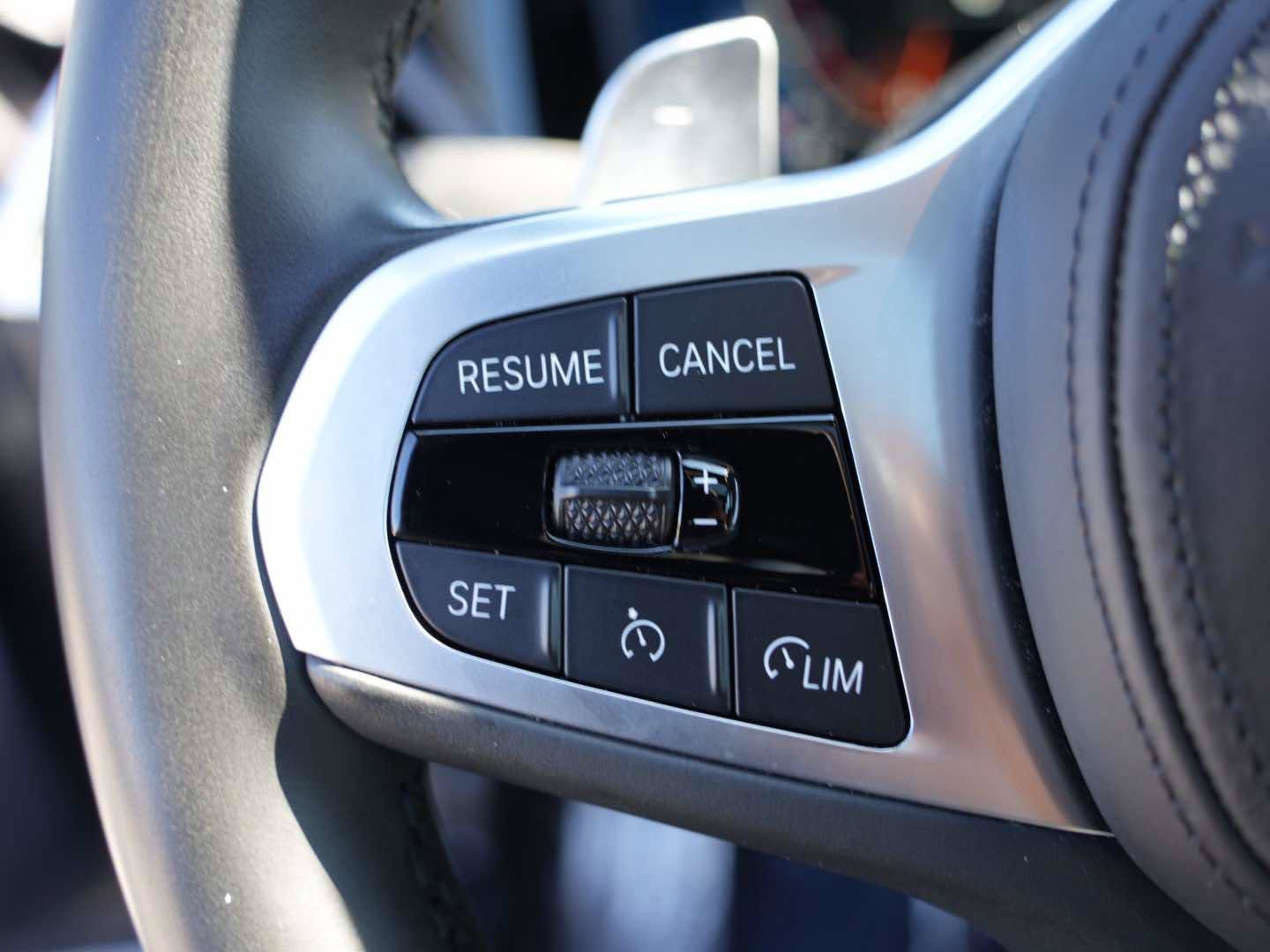 Used 2020 BMW 330i Sedan w/ M Sport Package RWD image 16