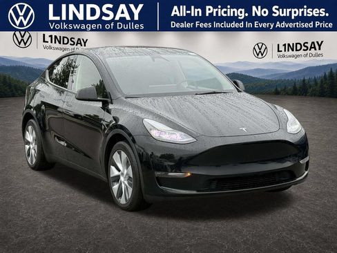 Used 2023 Tesla Model Y Long Range AWD/4WD image 1