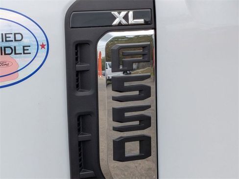 New 2025 Ford F550 4x4 Crew Cab image 9
