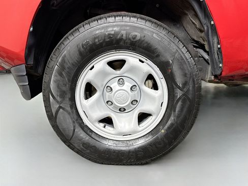 Used 2019 Toyota Tacoma SR5 RWD image 37
