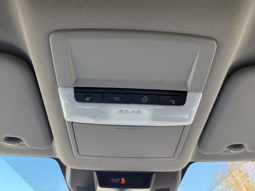 Used 2023 Nissan Rogue S AWD/4WD image 34