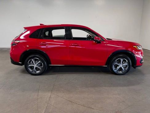 Used 2024 Honda HR-V EX-L image 2