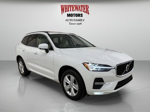 Used 2022 Volvo XC60 B5 Momentum image 5
