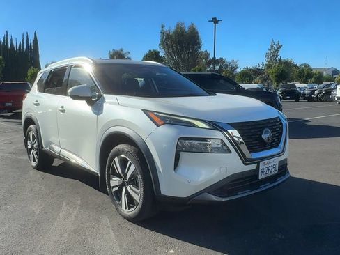 Used 2023 Nissan Rogue SL w/ SL Premium Package FWD image 3