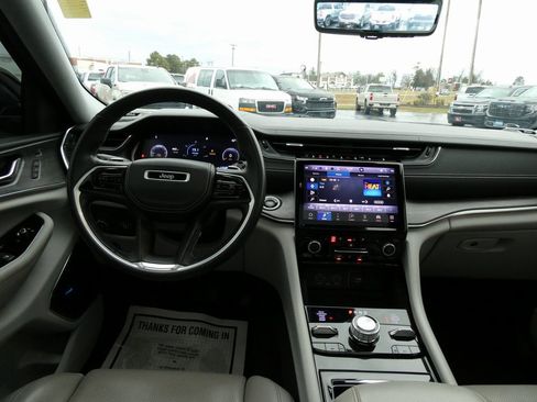 Used 2021 Jeep Grand Cherokee L Overland w/ Luxury Tech Group IV image 24