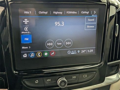 Used 2022 Chevrolet Traverse LT image 19