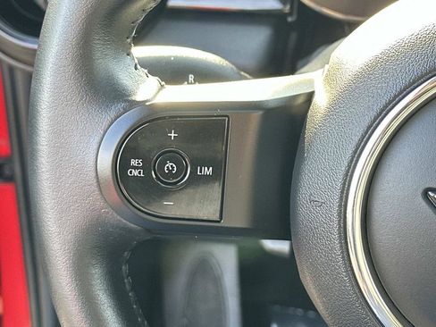 Used 2023 MINI Cooper 2-Door Hardtop image 17