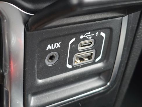 Used 2024 Jeep Wrangler Sport S image 5