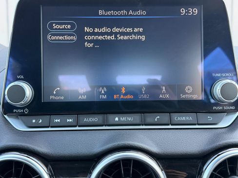 Used 2024 Nissan Sentra SV FWD image 15