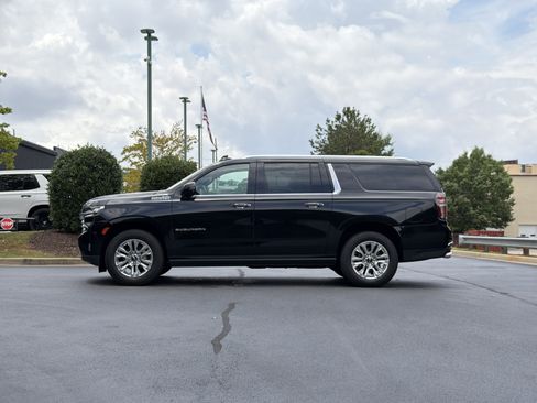 Used 2022 Chevrolet Suburban High Country AWD/4WD image 15