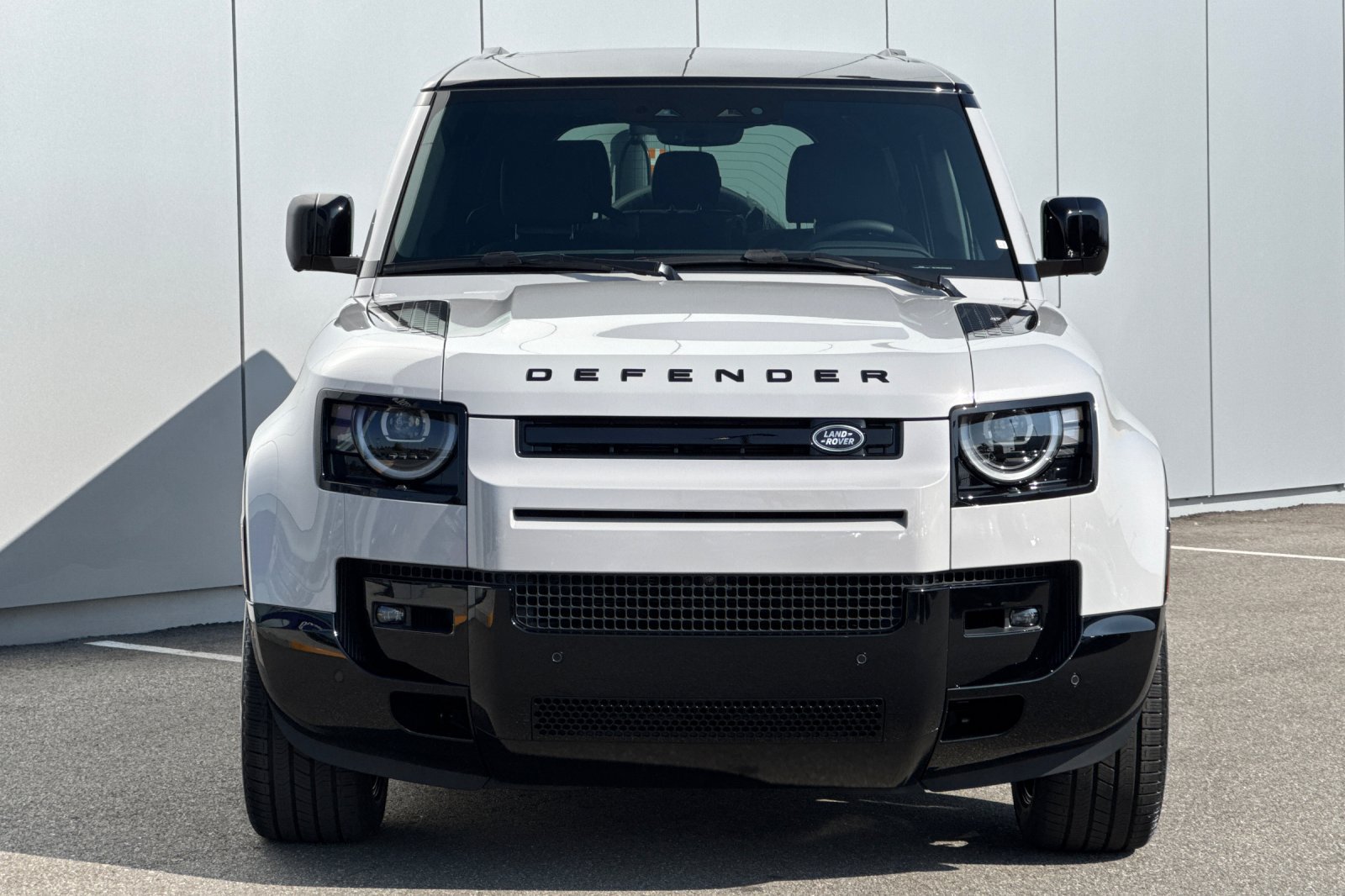 New 2026 Land Rover Defender 130 X-Dynamic SE AWD/4WD image 8