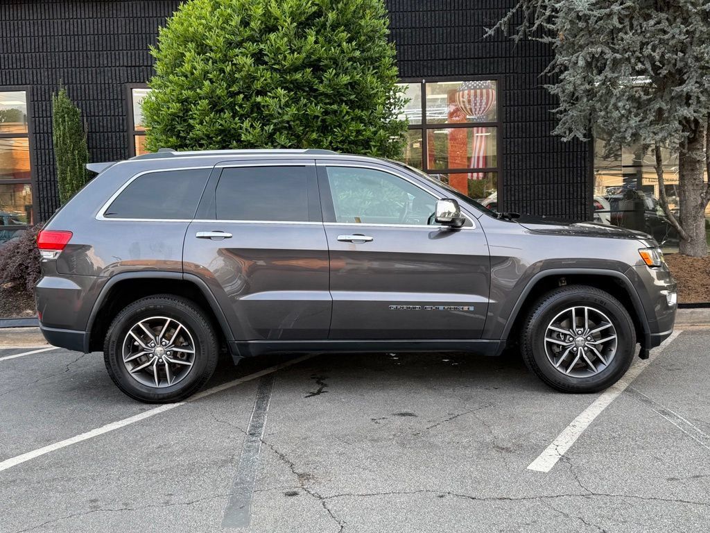 Used 2017 Jeep Grand Cherokee Limited w/ Trailer Tow Group IV AWD/4WD image 21