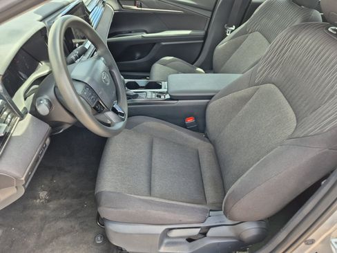 Used 2025 Toyota Camry LE FWD image 17