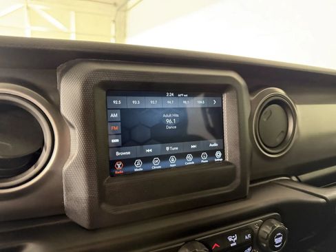 Used 2023 Jeep Wrangler Unlimited Sport AWD/4WD image 17