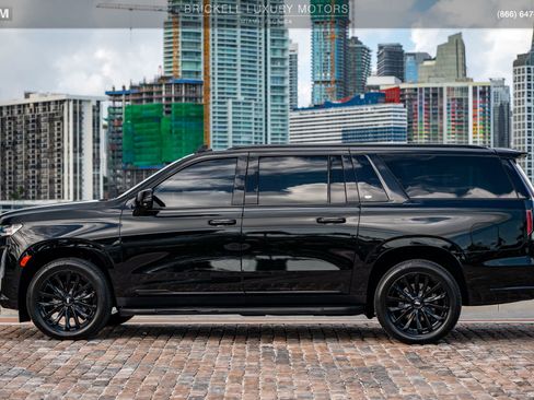 Used 2023 Cadillac Escalade ESV Luxury image 10