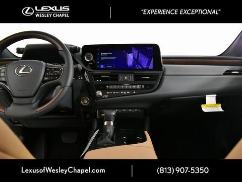 New 2025 Lexus ES 350 Ultra Luxury image 9