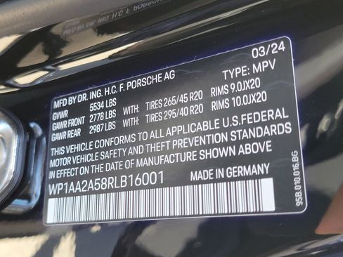 Used 2024 Porsche Macan image 37