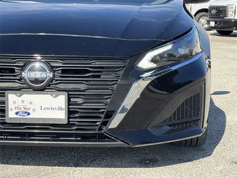 Used 2023 Nissan Altima 2.5 SV image 9