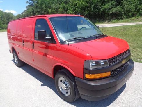 Used 2024 Chevrolet Express 2500 w/ Driver Convenience Package RWD image 13