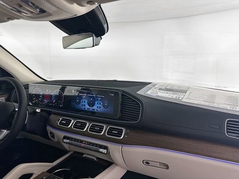 New 2026 Mercedes-Benz GLS 450 4MATIC image 31