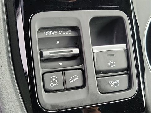 Used 2025 Honda Pilot Black Edition image 17