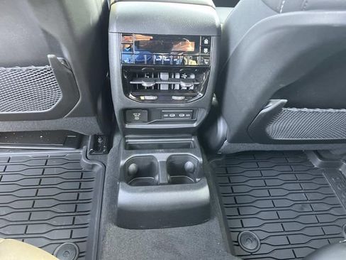 New 2026 Jeep Grand Cherokee L Limited image 17