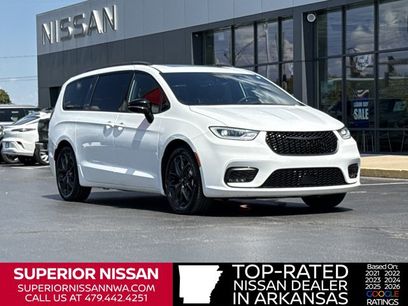 Used 2025 Chrysler Pacifica Limited