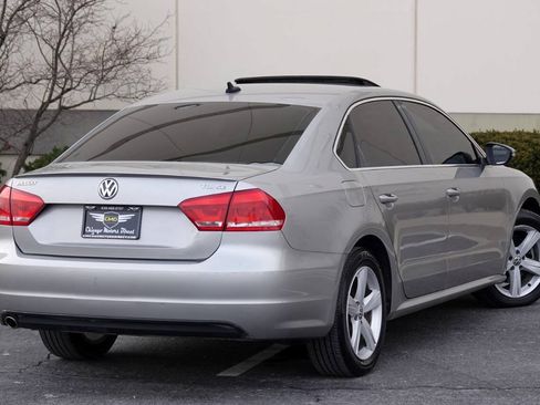 Used 2012 Volkswagen Passat TDI SE FWD image 20