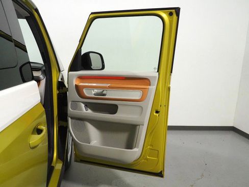 Used 2025 Volkswagen ID. Buzz 1st Edition image 60