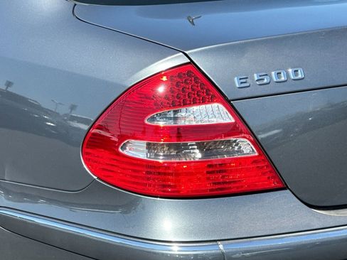 Used 2005 Mercedes-Benz E 500 Sedan image 23