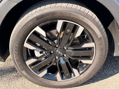 Certified 2025 Kia Telluride SX Prestige AWD/4WD image 10
