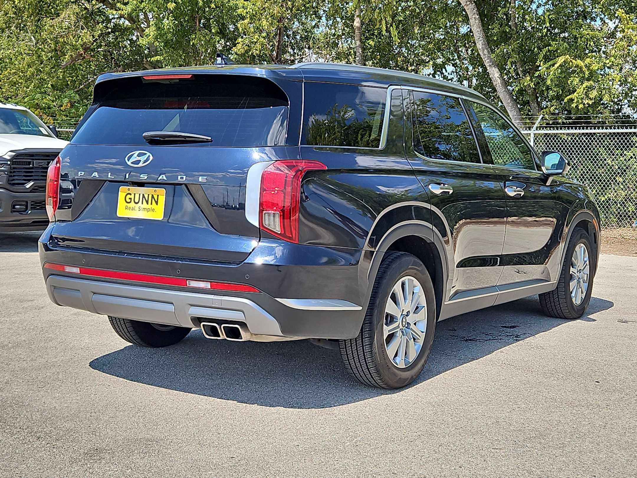 Used 2025 Hyundai Palisade SEL FWD image 3