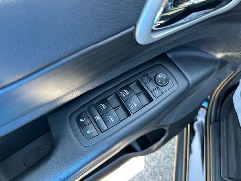 Used 2022 Jeep Grand Cherokee Laredo X AWD/4WD image 19