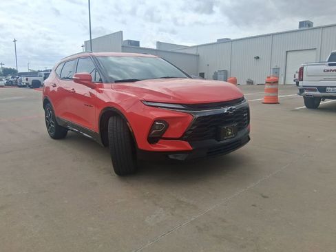 Used 2023 Chevrolet Blazer RS w/ Enhanced Convenience Package FWD image 6