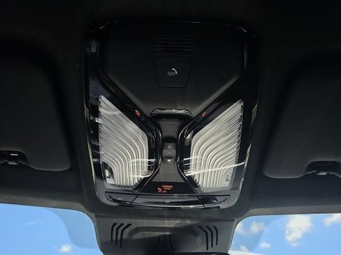 Used 2022 BMW X5 xDrive40i AWD/4WD image 36