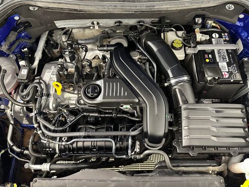 Used 2022 Volkswagen Taos SE image 32