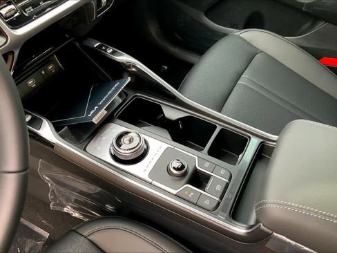 Used 2024 Kia Sorento EX image 7