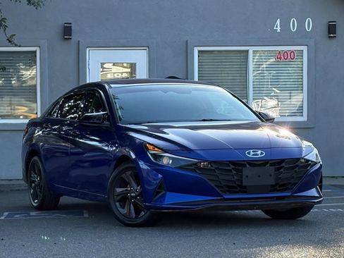 Used 2023 Hyundai Elantra SEL FWD image 3